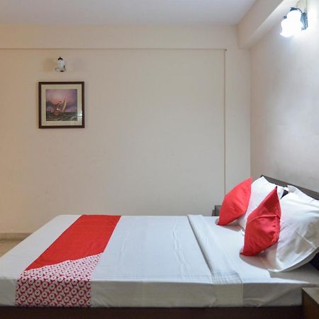 Oyo 15149 Hotel Ajoy Minar Mandarmani Bagian luar foto