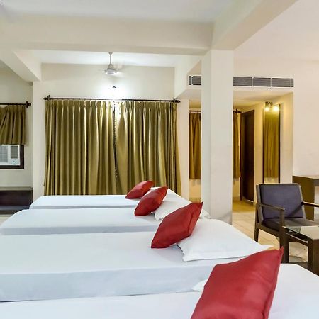 Oyo 15149 Hotel Ajoy Minar Mandarmani Bagian luar foto