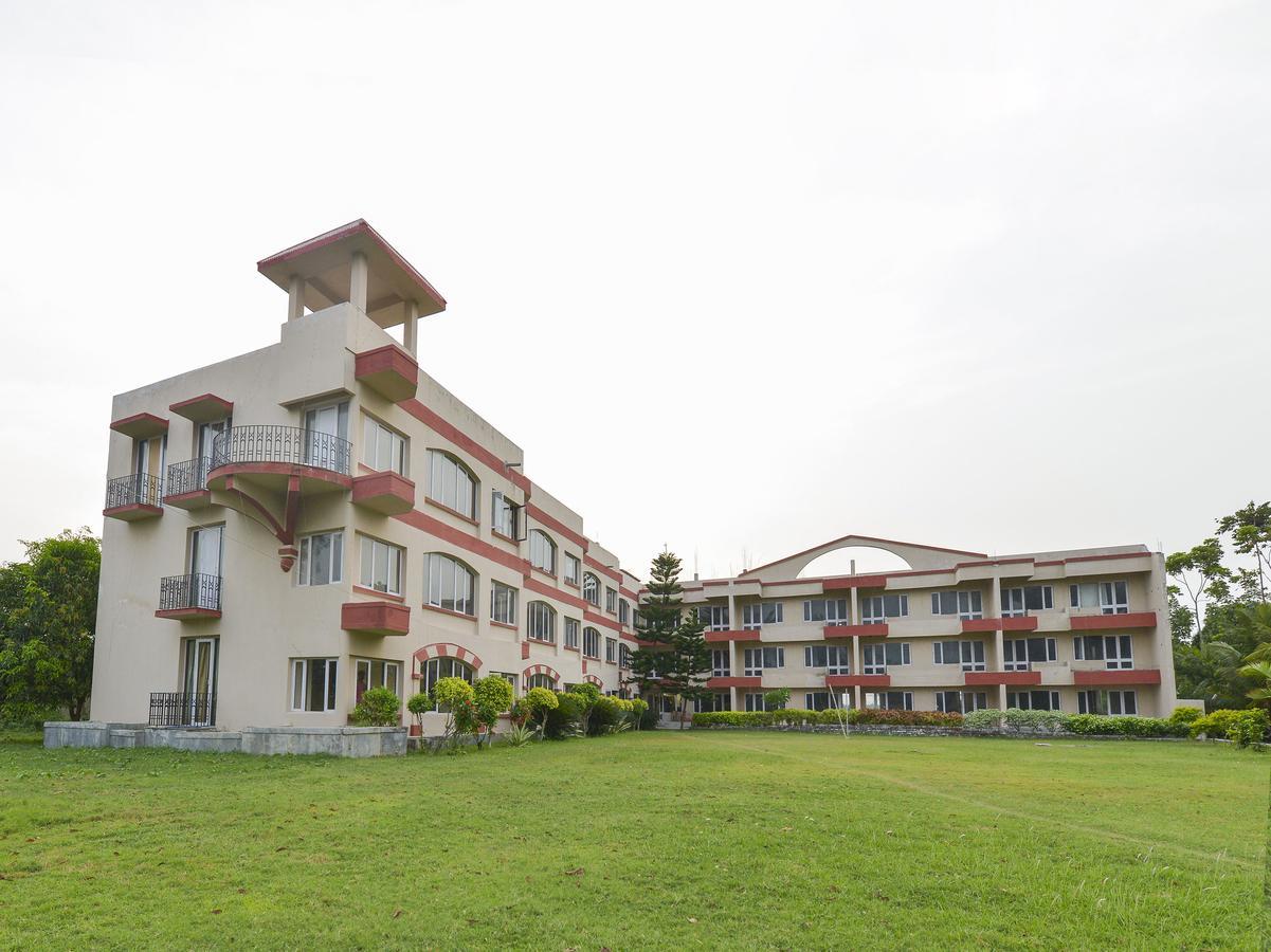 Oyo 15149 Hotel Ajoy Minar Mandarmani Bagian luar foto