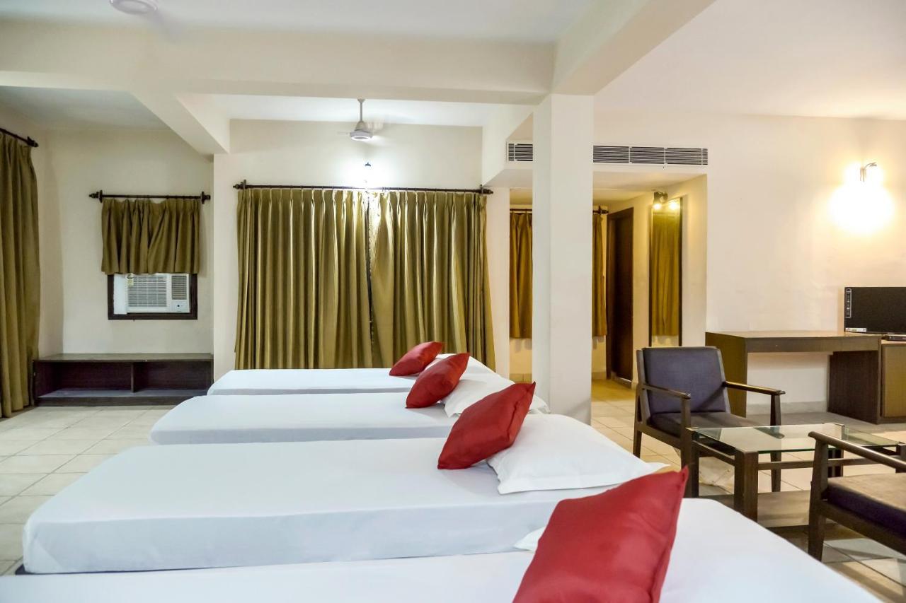 Oyo 15149 Hotel Ajoy Minar Mandarmani Bagian luar foto