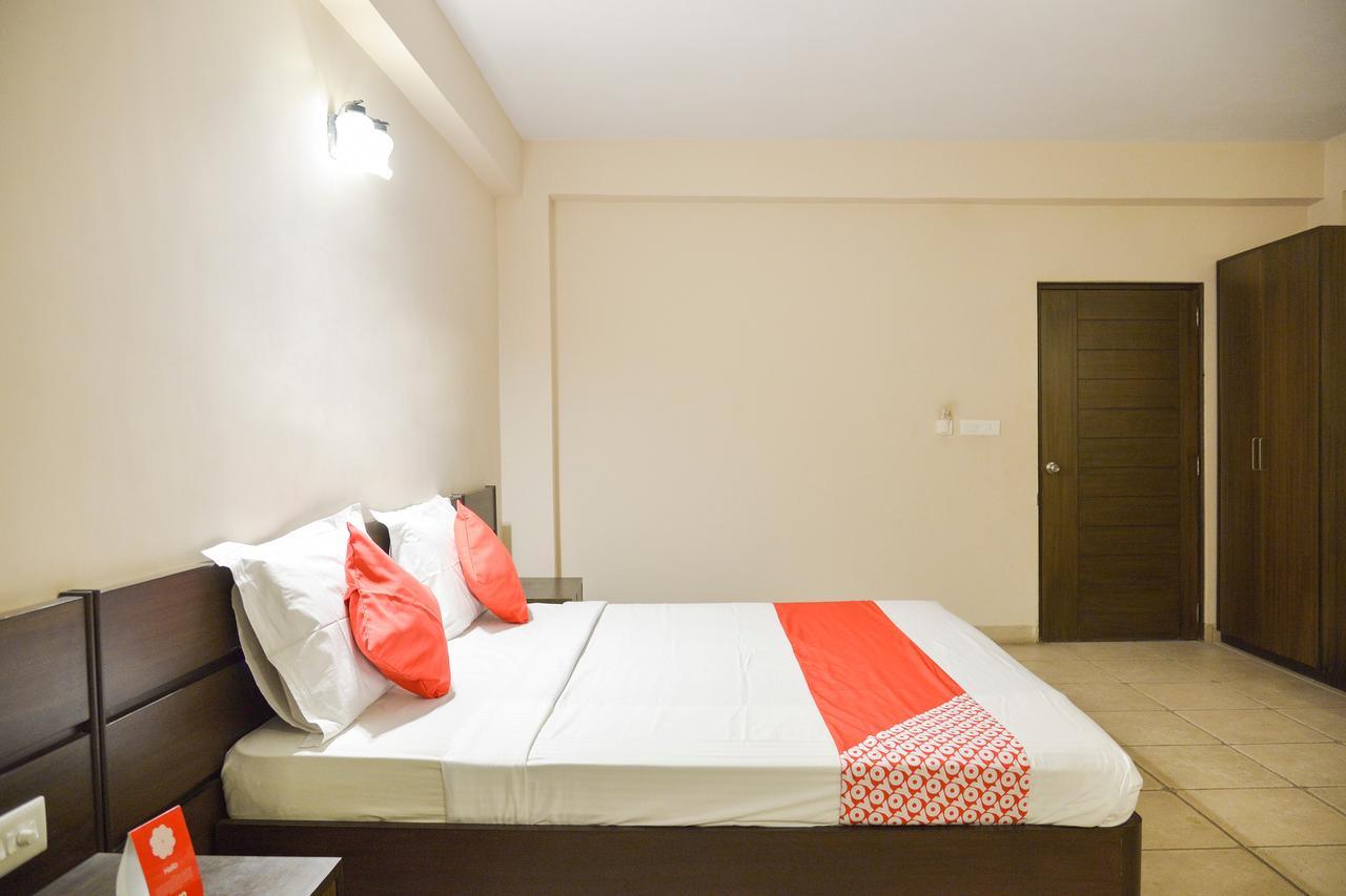 Oyo 15149 Hotel Ajoy Minar Mandarmani Bagian luar foto
