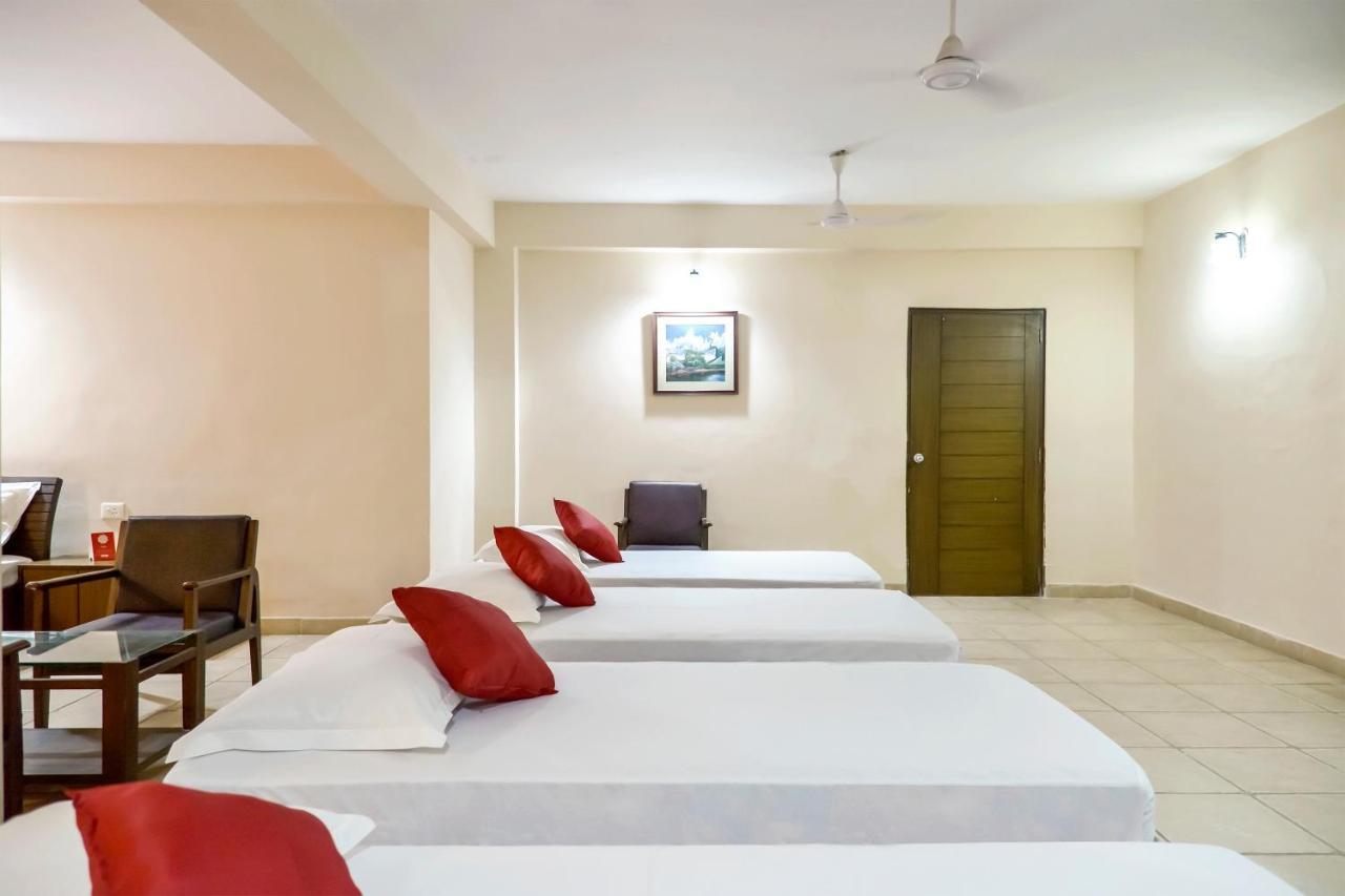 Oyo 15149 Hotel Ajoy Minar Mandarmani Bagian luar foto