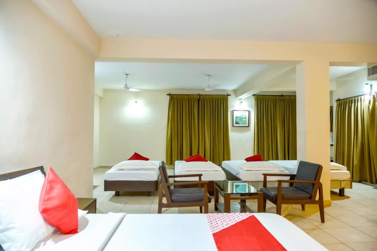 Oyo 15149 Hotel Ajoy Minar Mandarmani Bagian luar foto