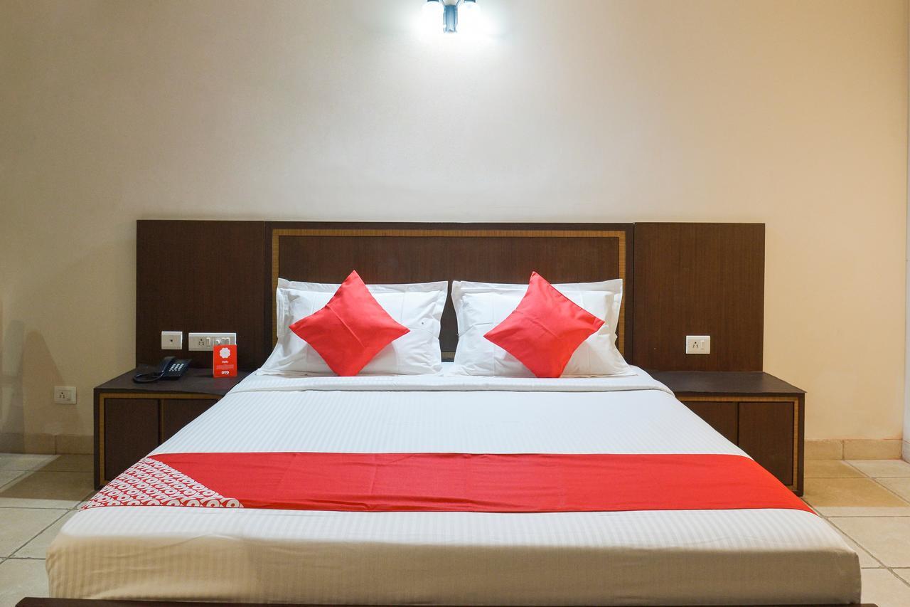 Oyo 15149 Hotel Ajoy Minar Mandarmani Bagian luar foto